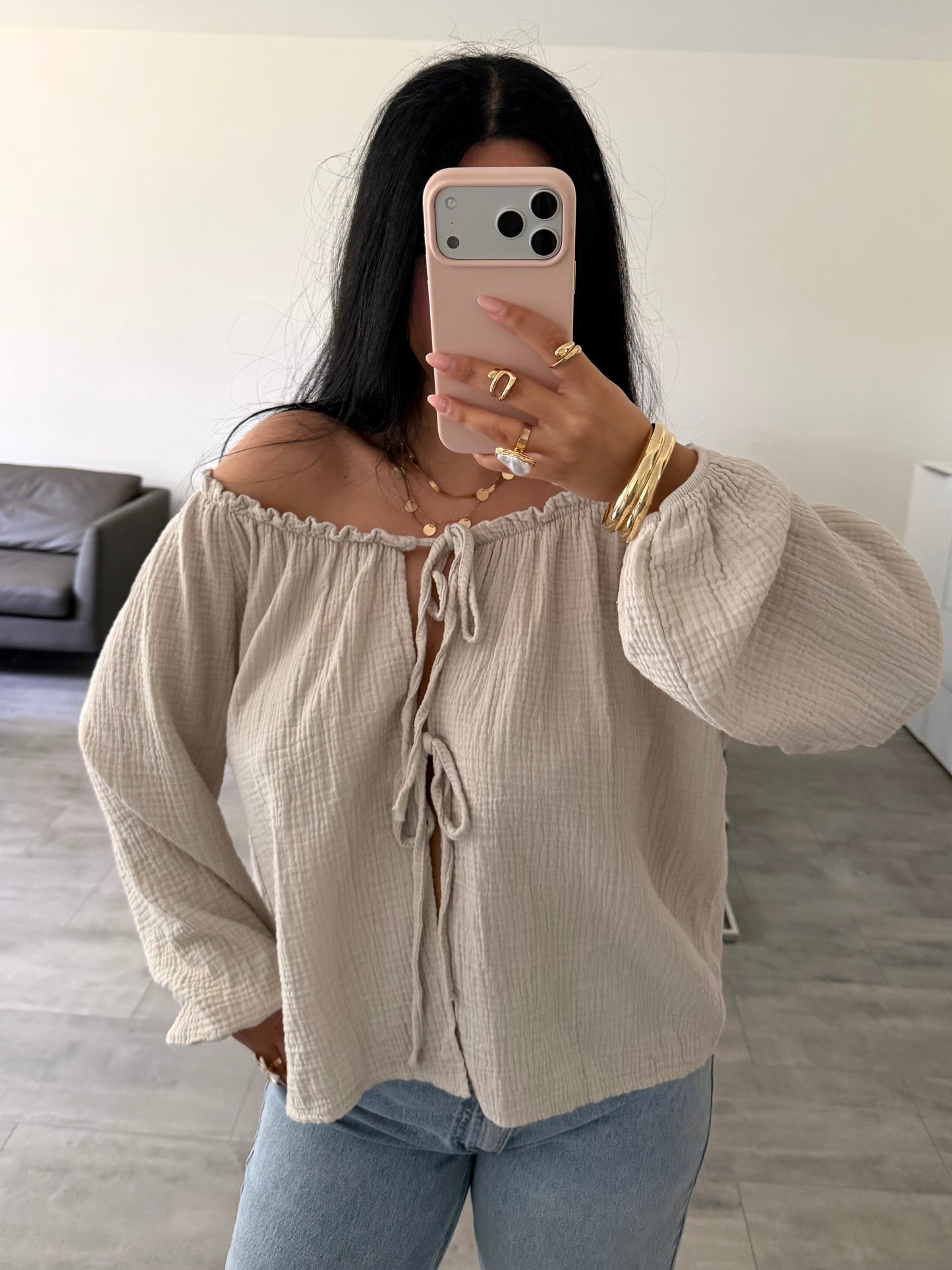 SCHULTERFREIE MUSSELIN BLUSE RENA MIT SCHLEIFEN