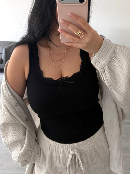 GERIPPTES TOP MIT SPITZE ALEXIA