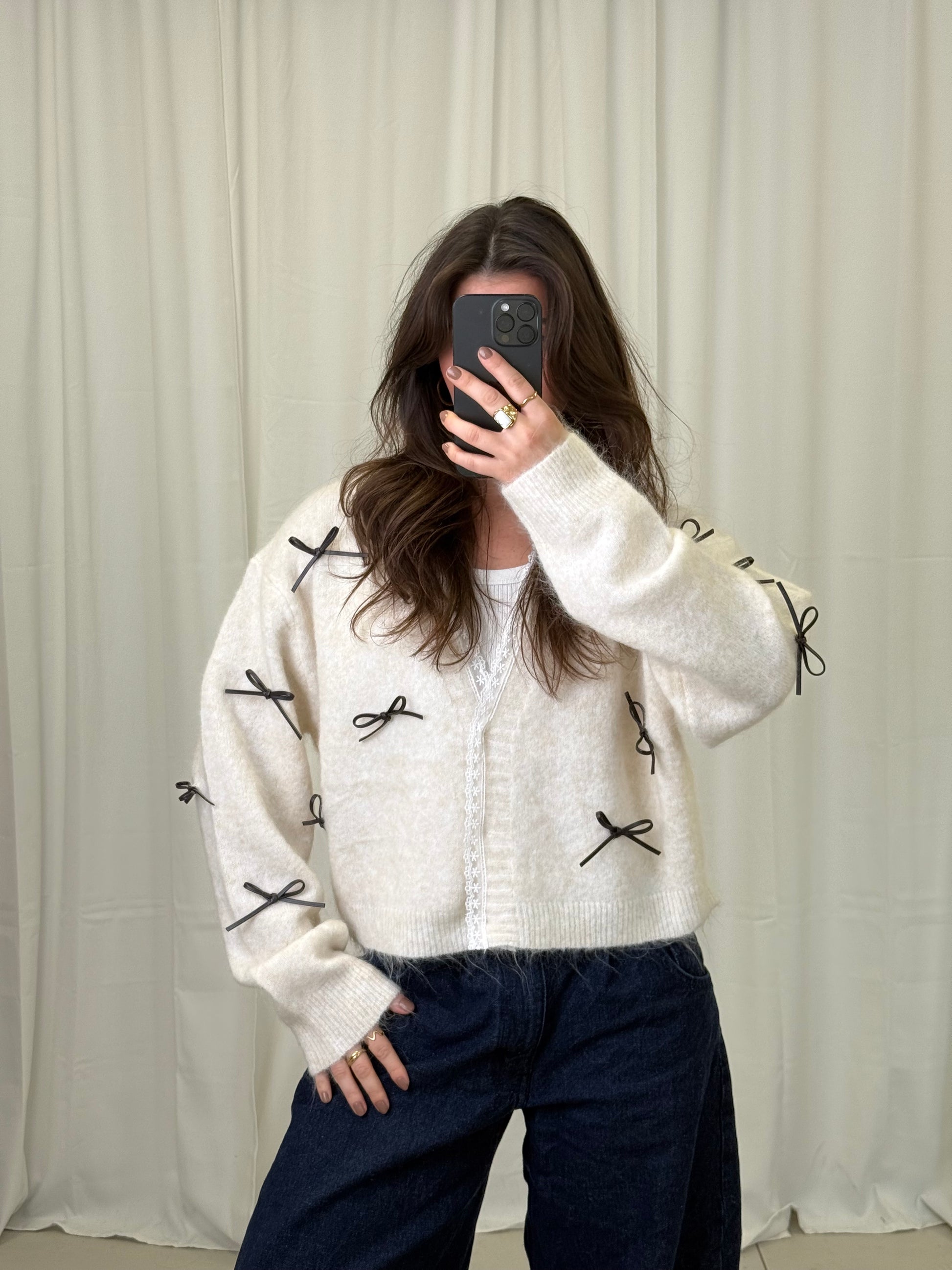 CARDIGAN LEDERSCHLEIFEN CELINE – Miss Nova Damenmode