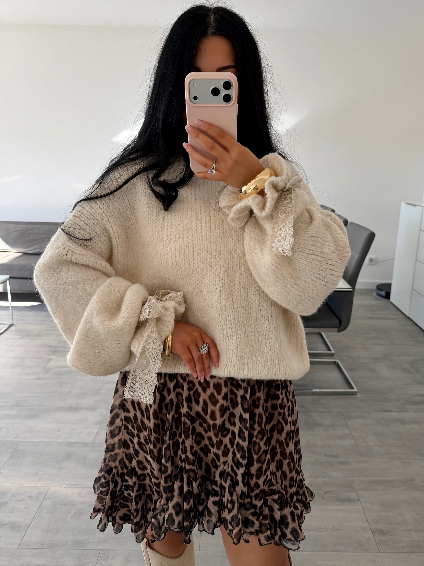 SOFT PULLOVER MIT SPITZENÄRMEL MARA – Miss Nova Damenmode
