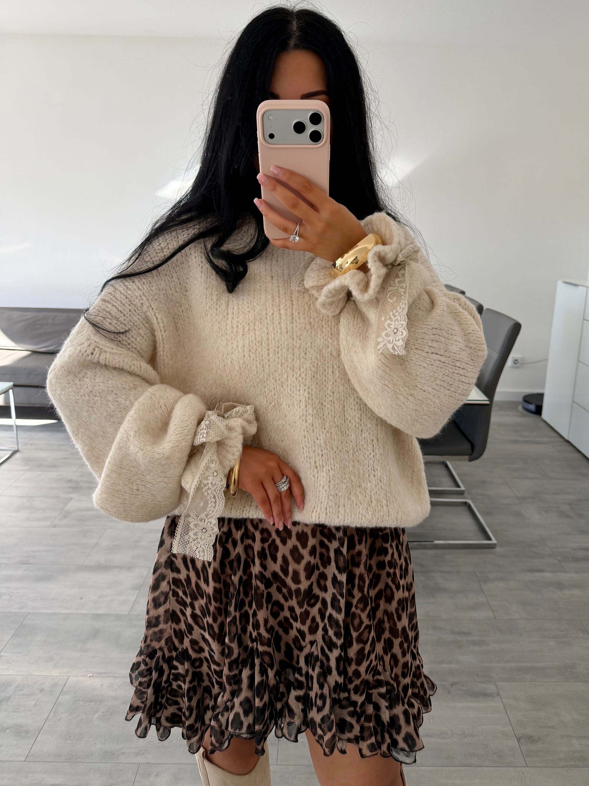 SOFT PULLOVER MIT SPITZENÄRMEL MARA – Miss Nova Damenmode