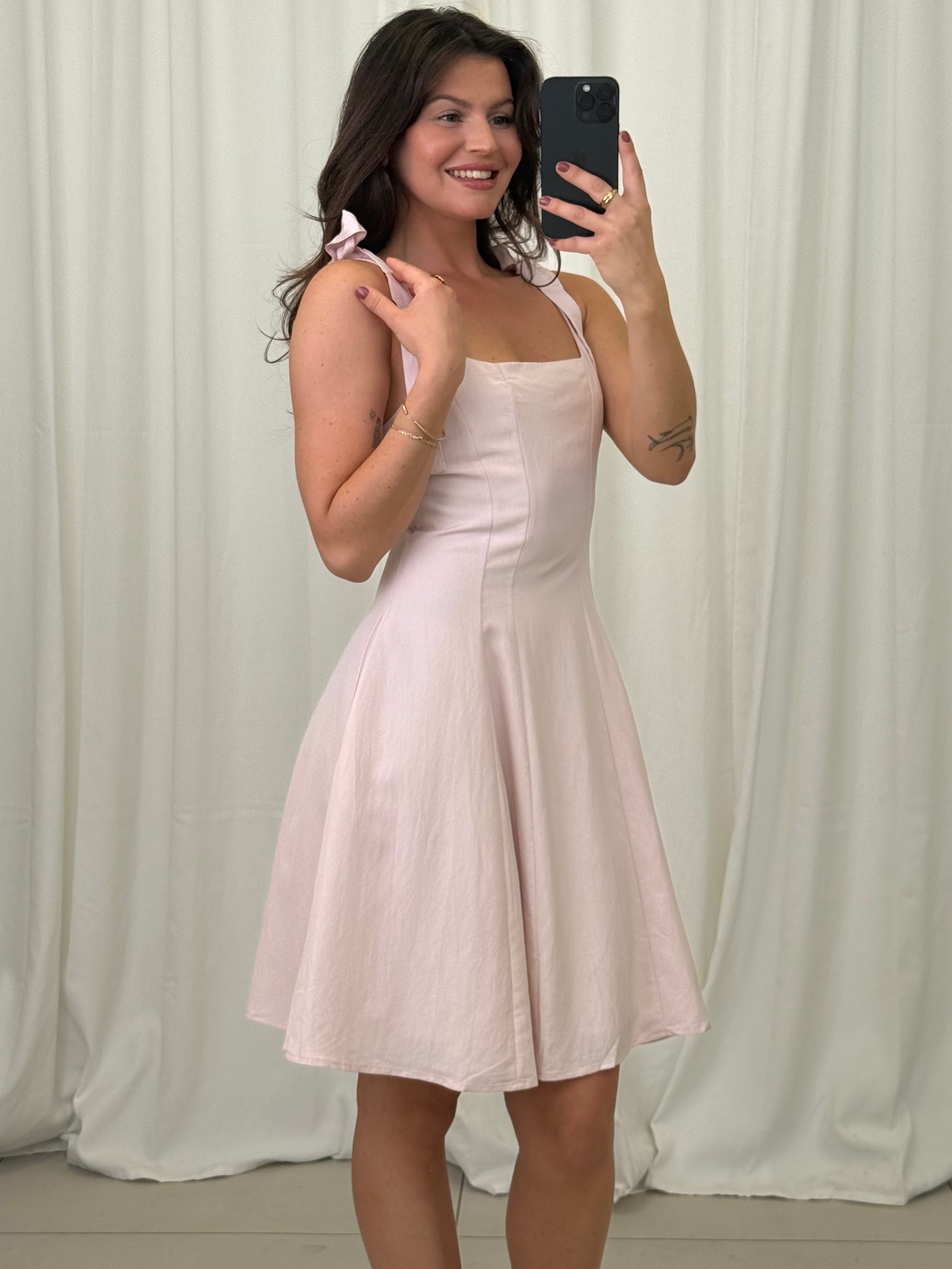 KLEID MIT SCHLEIFEN LYRA – Damenkleid bei Missnova
