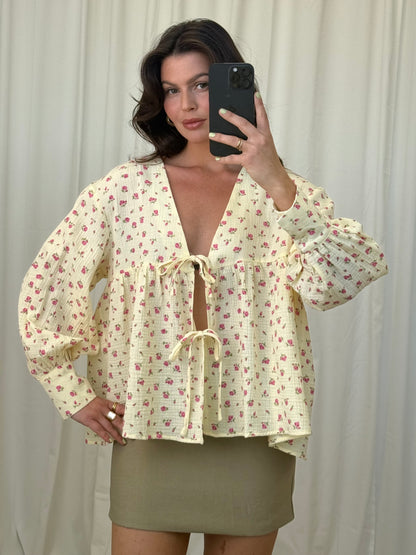 MUSSELIN BLUSE LIORA MIT BLÜMCHEN UND SCHLEIFEN