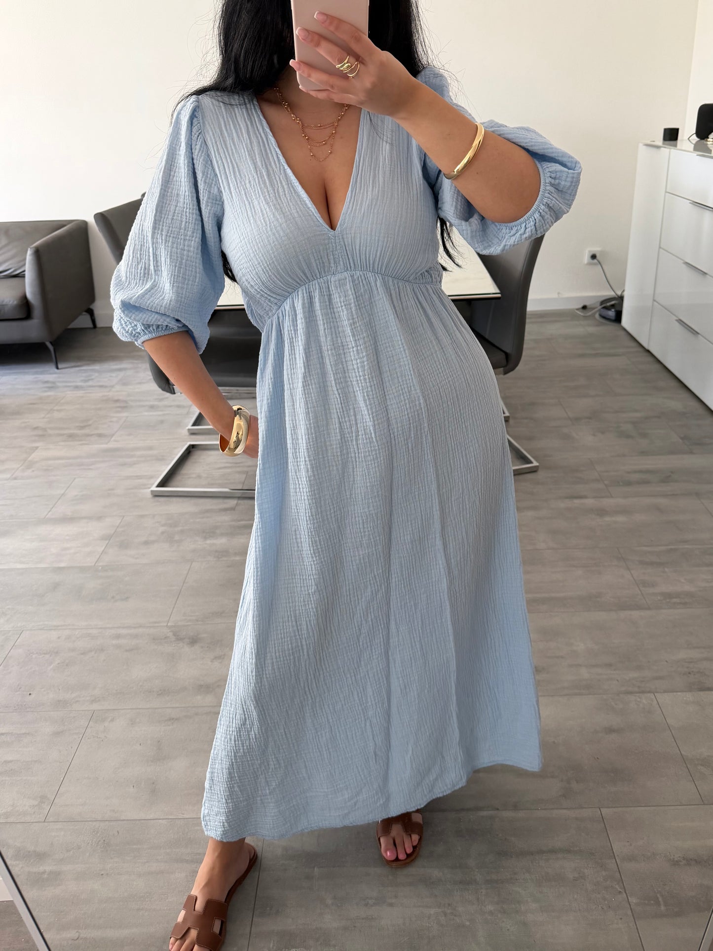 MUSSELIN MAXIKLEID MIT V-AUSSCHNITT ZARIA