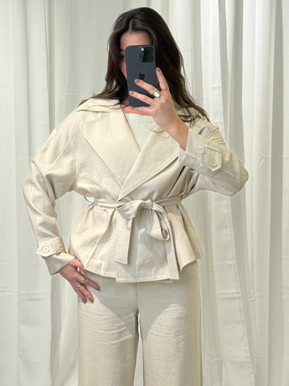 KURZER TRENCHCOAT – Miss Nova Damenmode
