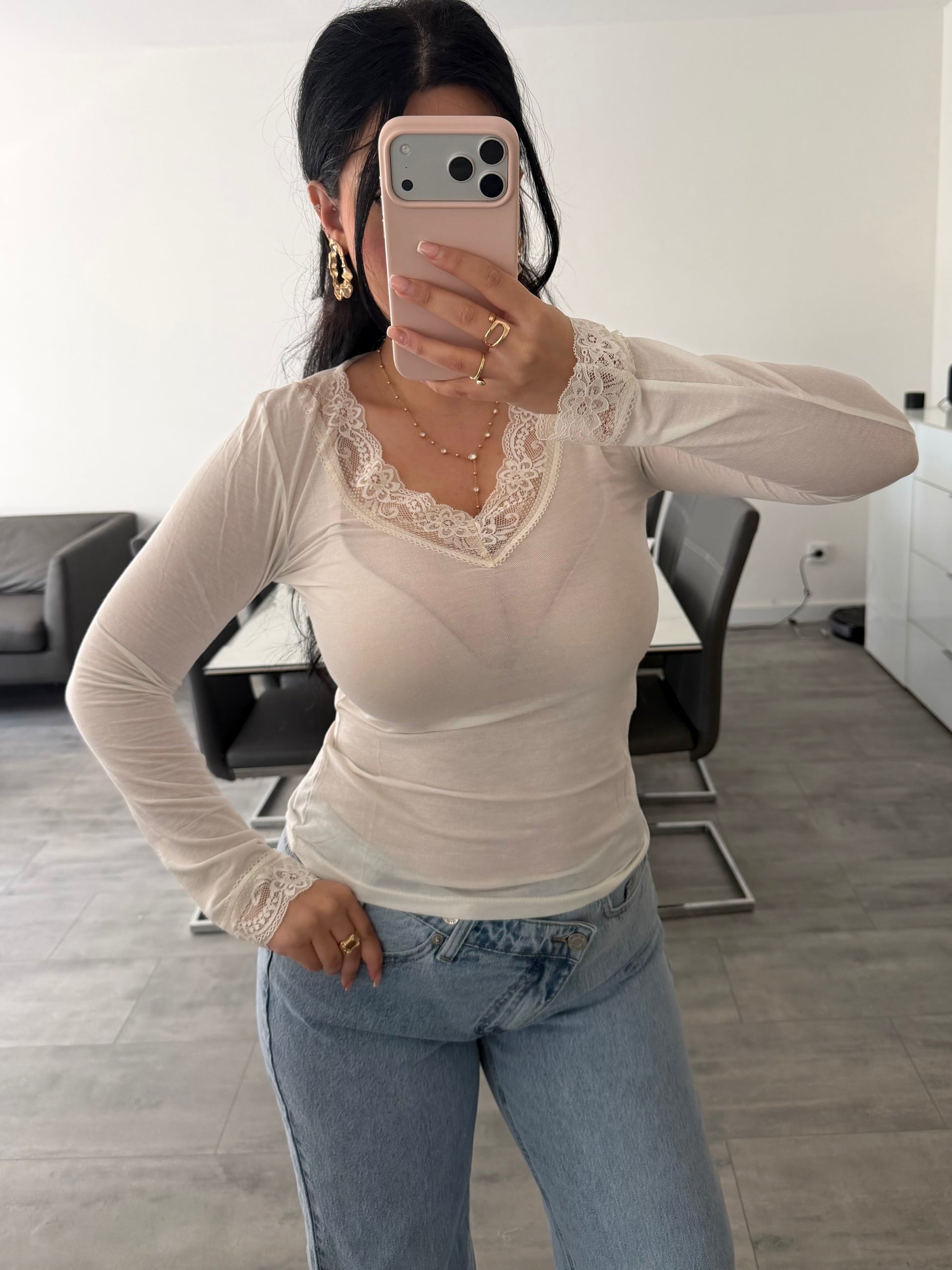 VISKOSE-KASCHMIR OBERTEIL MIT SPITZE – Damenmode bei Miss Nova