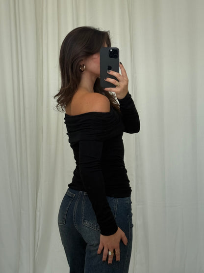 SOFT TOUCH OFF-SHOULDER LONGSLEEVE ANAIS