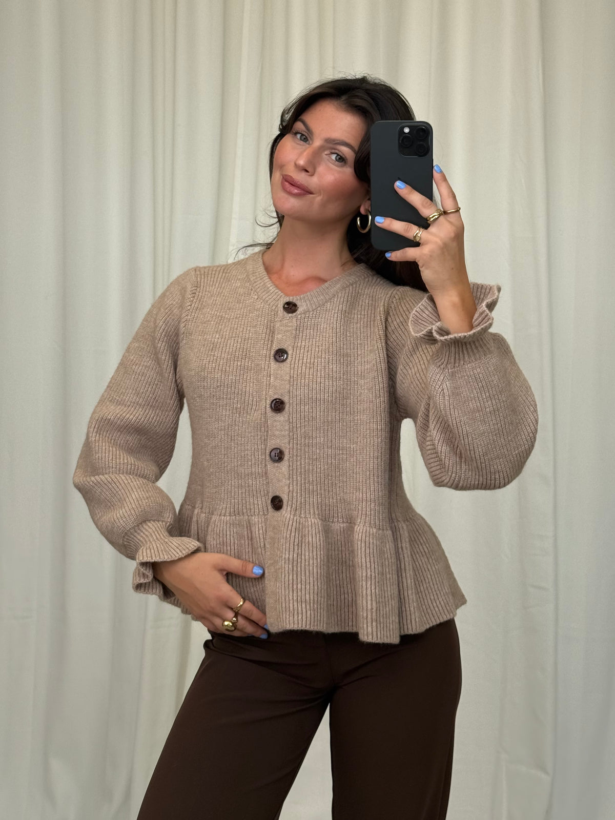 CARDIGAN MIT SCHÖẞCHEN LINA