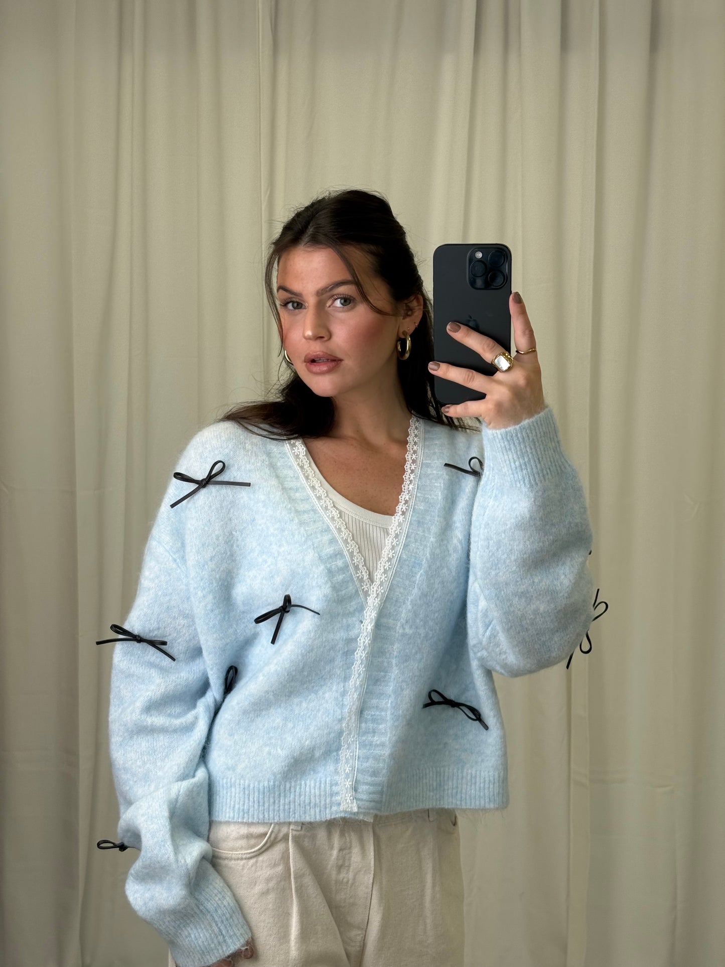 CARDIGAN LEDERSCHLEIFEN CELINE – Miss Nova Damenmode