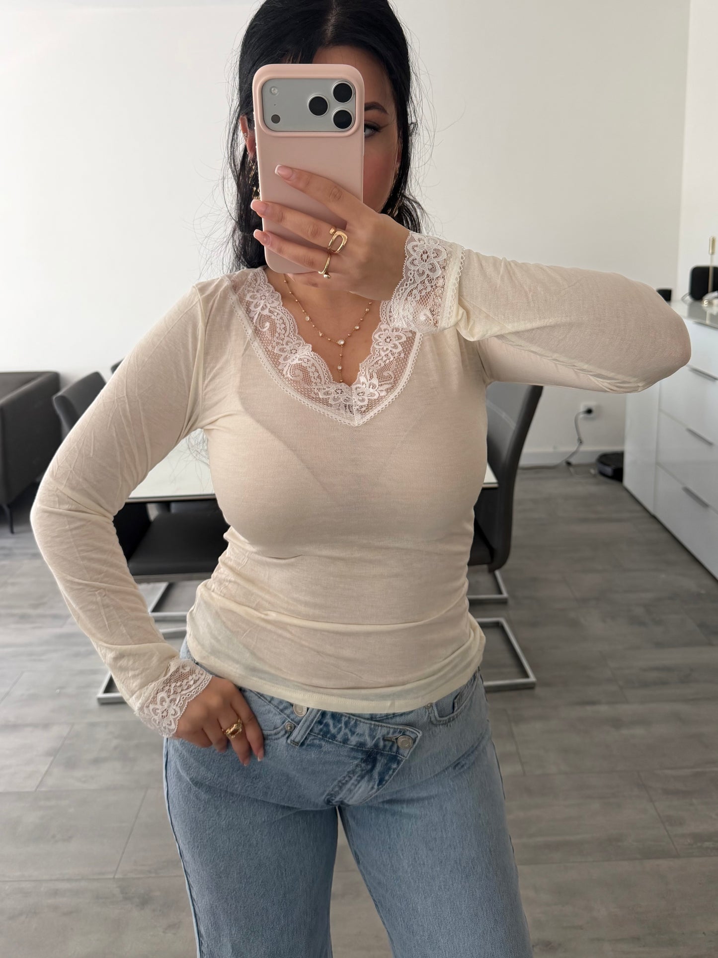 VISKOSE-KASCHMIR OBERTEIL MIT SPITZE – Miss Nova Damenmode