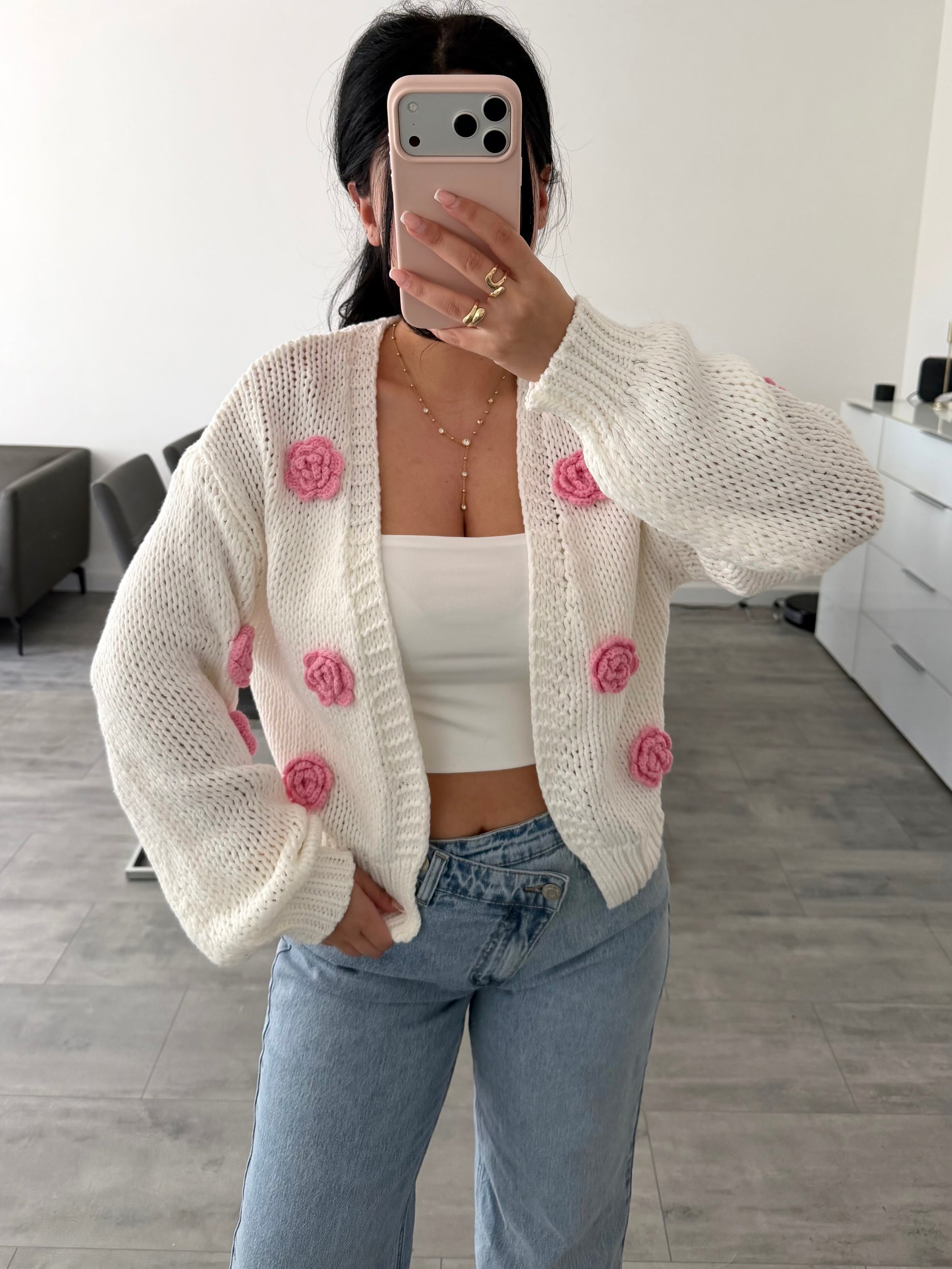 CARDIGAN MIT 3D- BLUMEN ROSY PINK – Miss Nova Damenmode