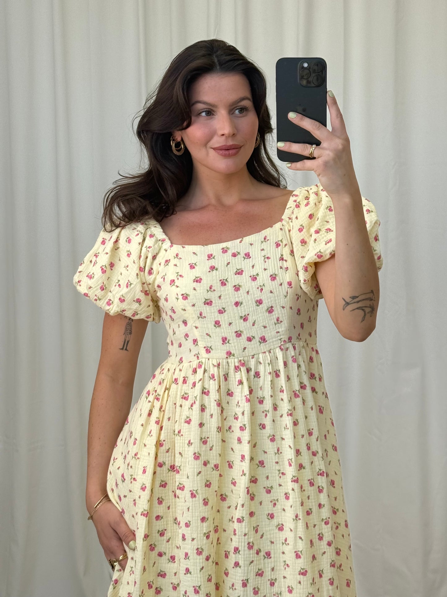 MUSSELIN KLEID ROSALIE MIT ROSENMUSTER