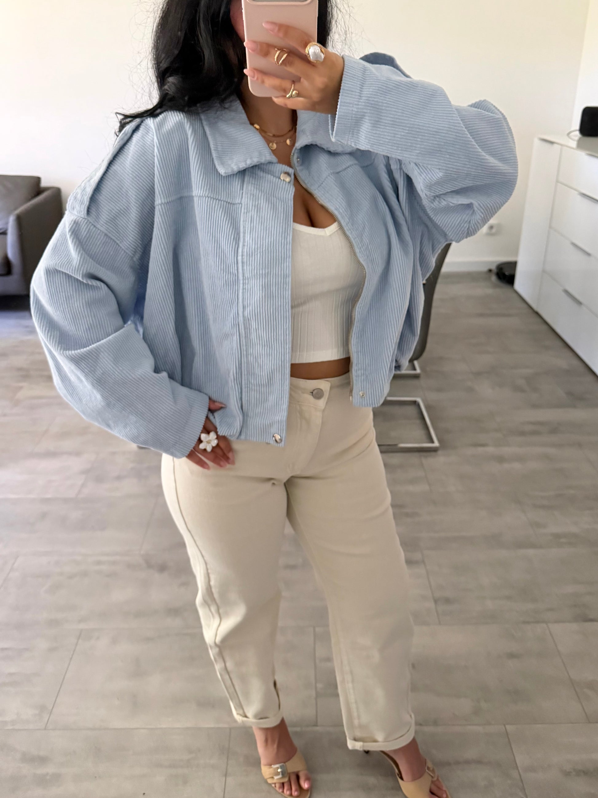 Cord Jacke Babyblau Detailansicht – MissNova