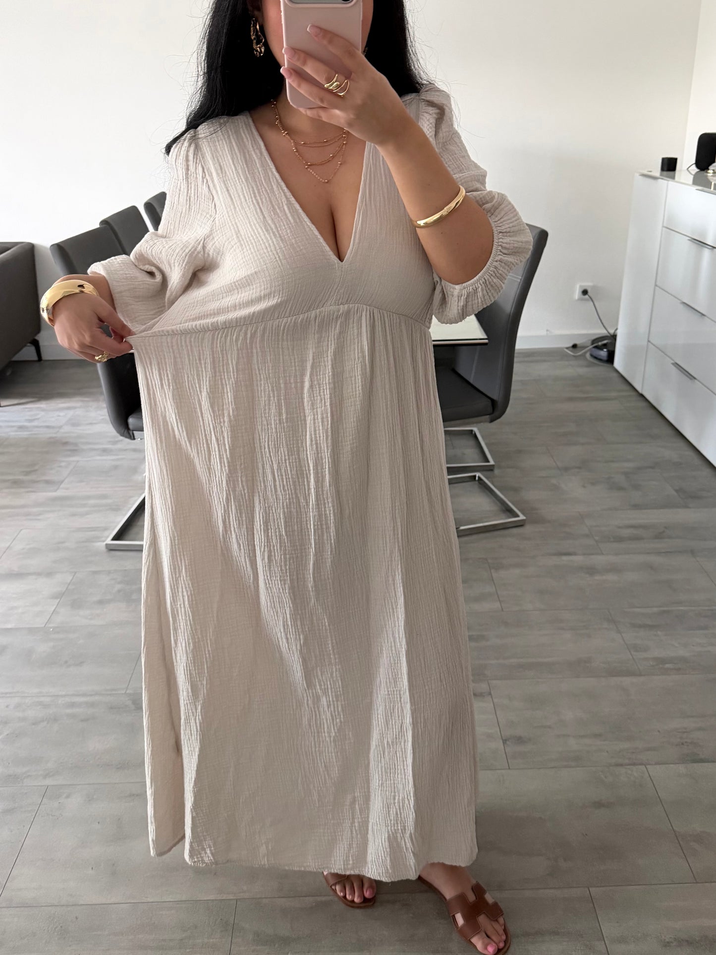 MUSSELIN MAXIKLEID MIT V-AUSSCHNITT ZARIA