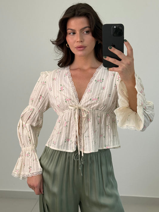 FLORALE BAUMWOLLBLUSE LEONORA MIT SPITZE