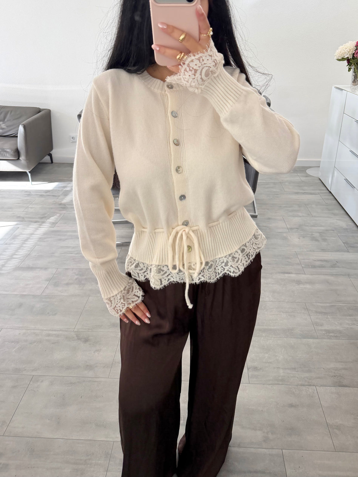 CARDIGAN HAILEY MIT SPITZE UND TAILLENZUG
