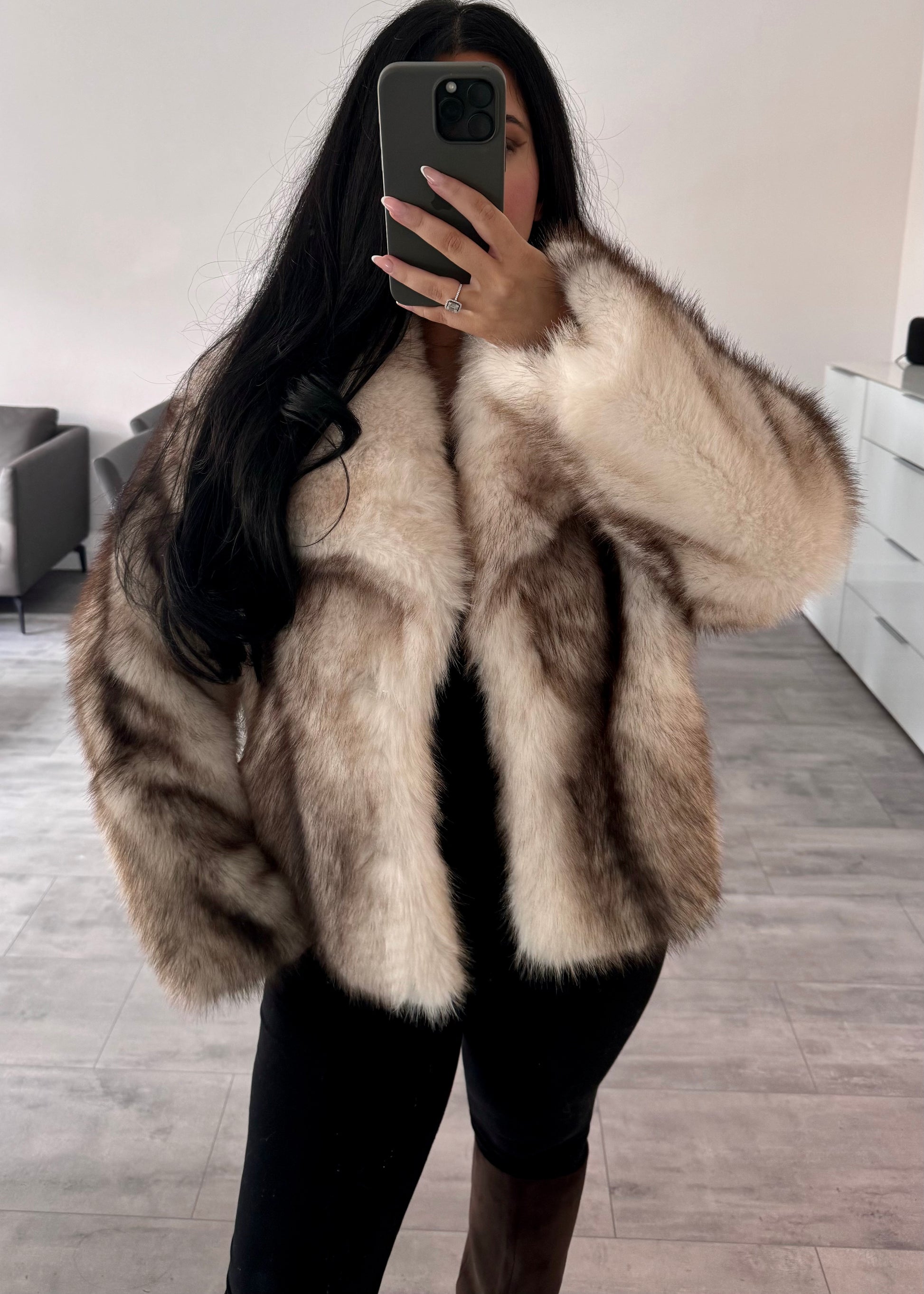 KUNSTFELLJACKE BELLA CREME – Damenmode bei Miss Nova