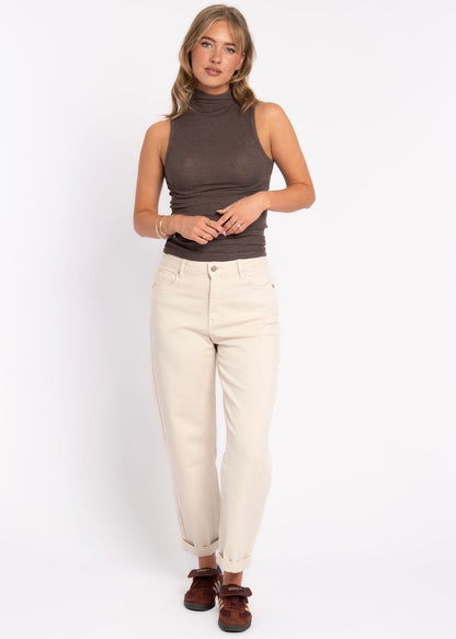 Stretch Mom Jeans Lana Beige Detailansicht – MissNova