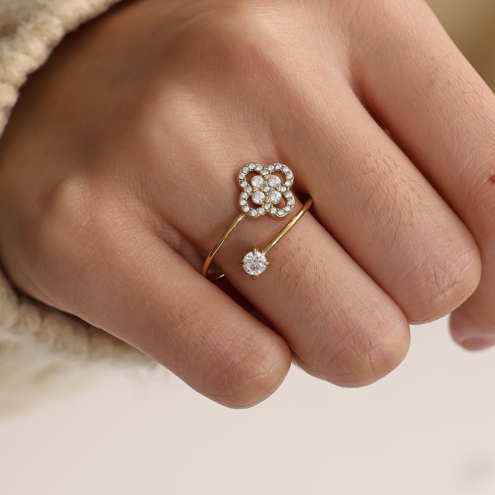 EDELSTAHL RING LUCKY FLOWER HUG – Miss Nova Damenmode