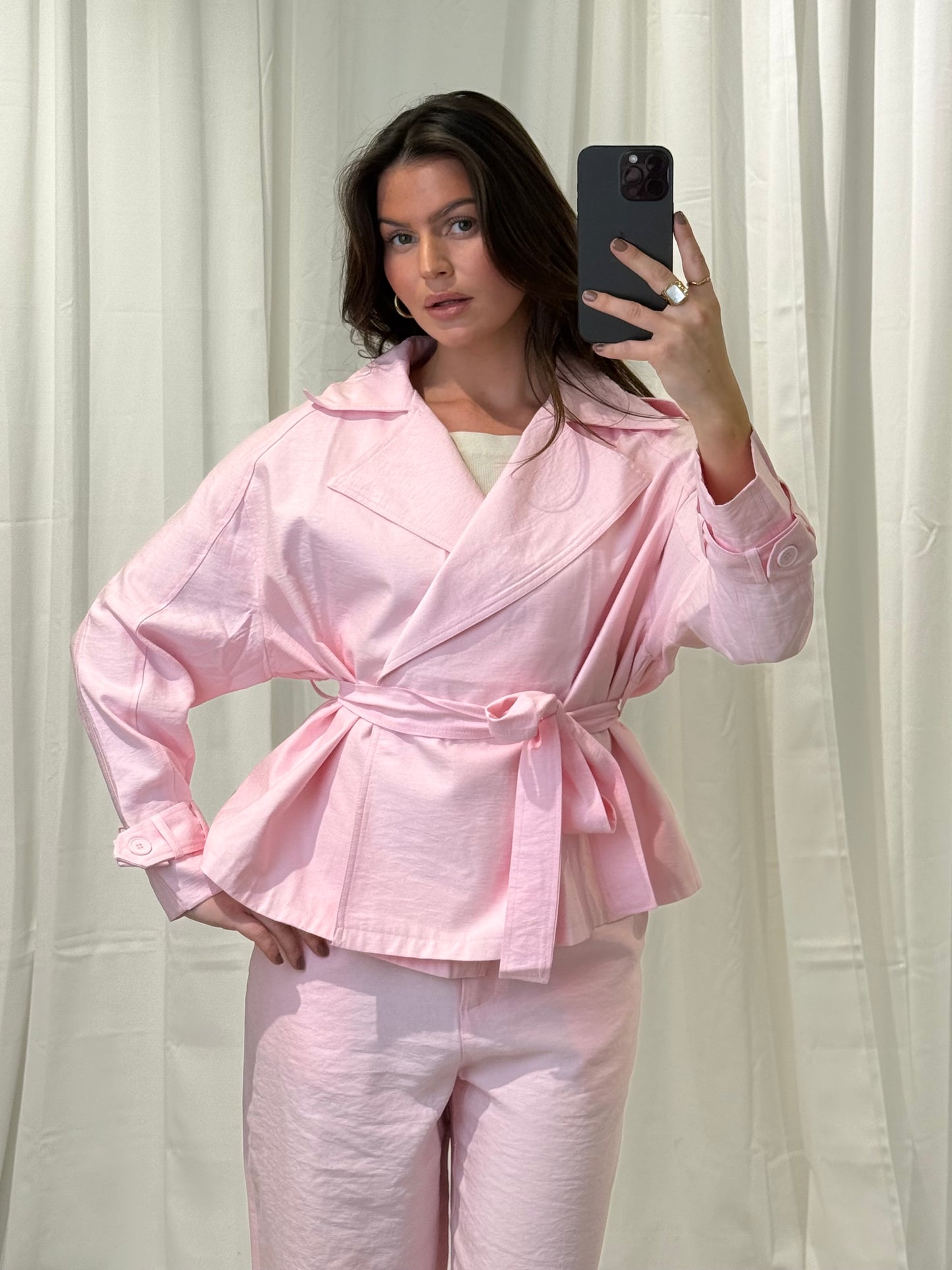 KURZER TRENCHCOAT – Miss Nova Damenmode