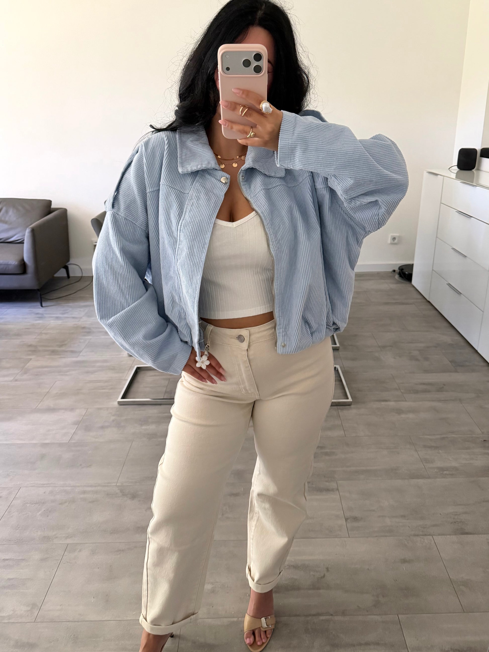Cord Jacke Babyblau Detailansicht – MissNova