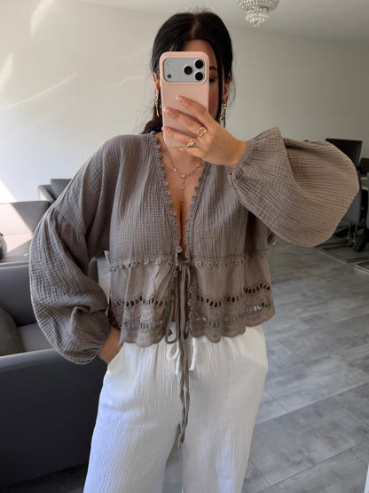 MUSSELIN BLUSE MIT SPITZE MALIA – Musselin Mode Miss Nova
