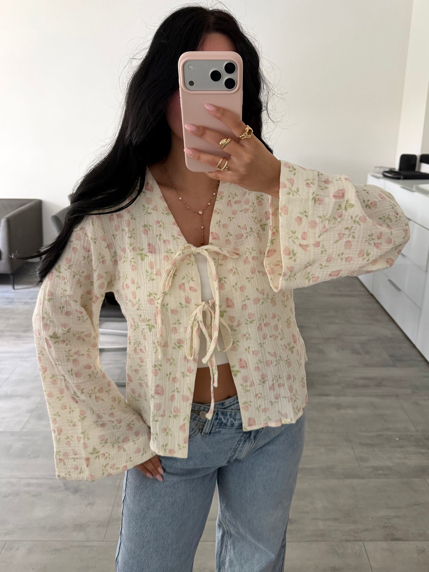 Musselin Bluse Tulip Mit Schleifen Und Blümchen Detailansicht – MissNova