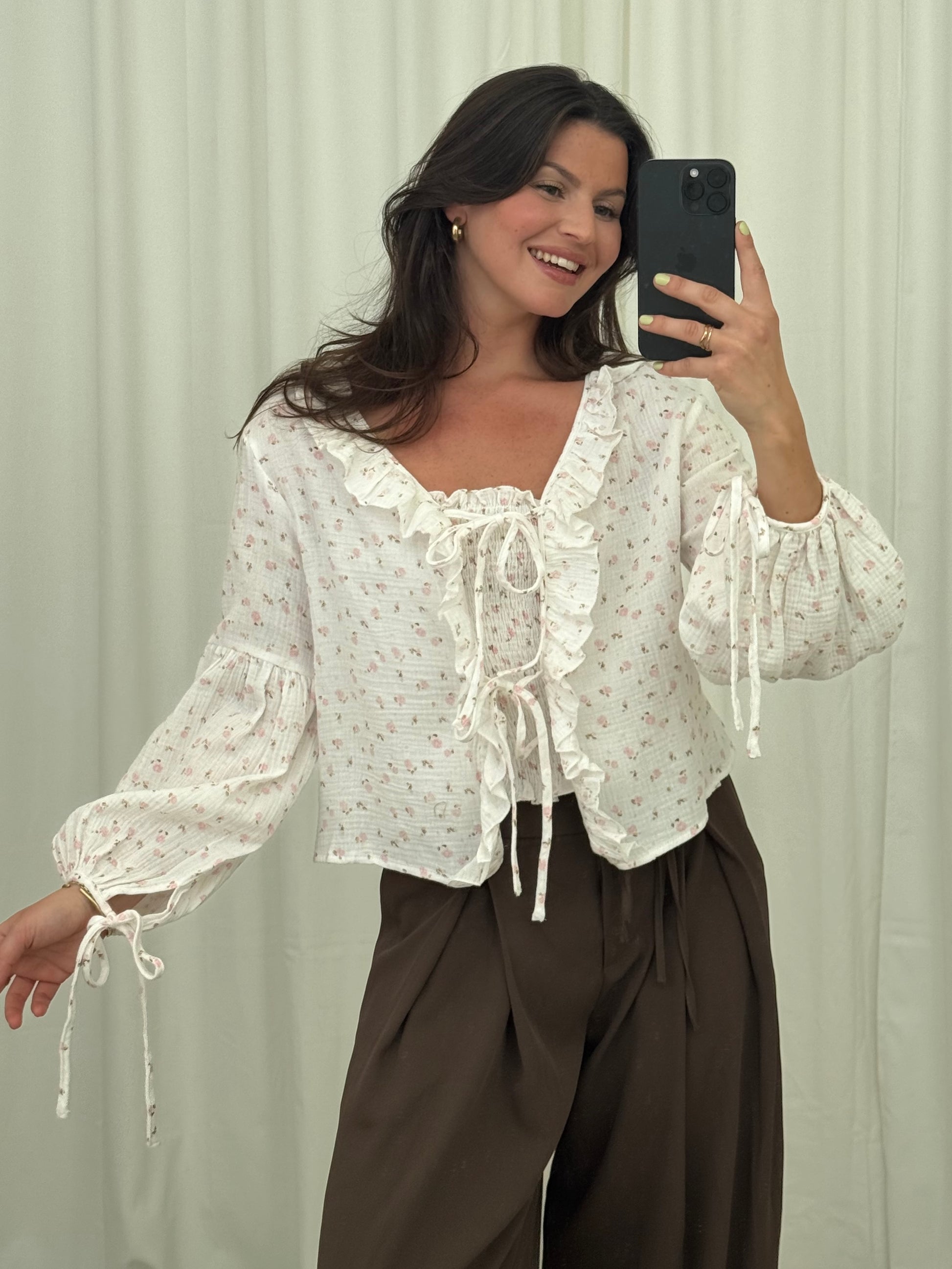 MUSSELIN RÜSCHEN BLUSE BLÜMCHENLIEBE – Musselin Mode Miss Nova