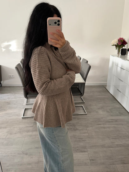 ZIP-STRICKJACKE TAILLIERT WILMA