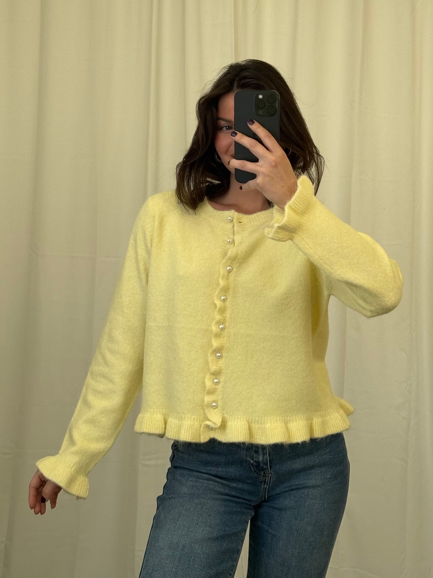 CARDIGAN ELLA MIT RÜSCHEN UND PERLEN