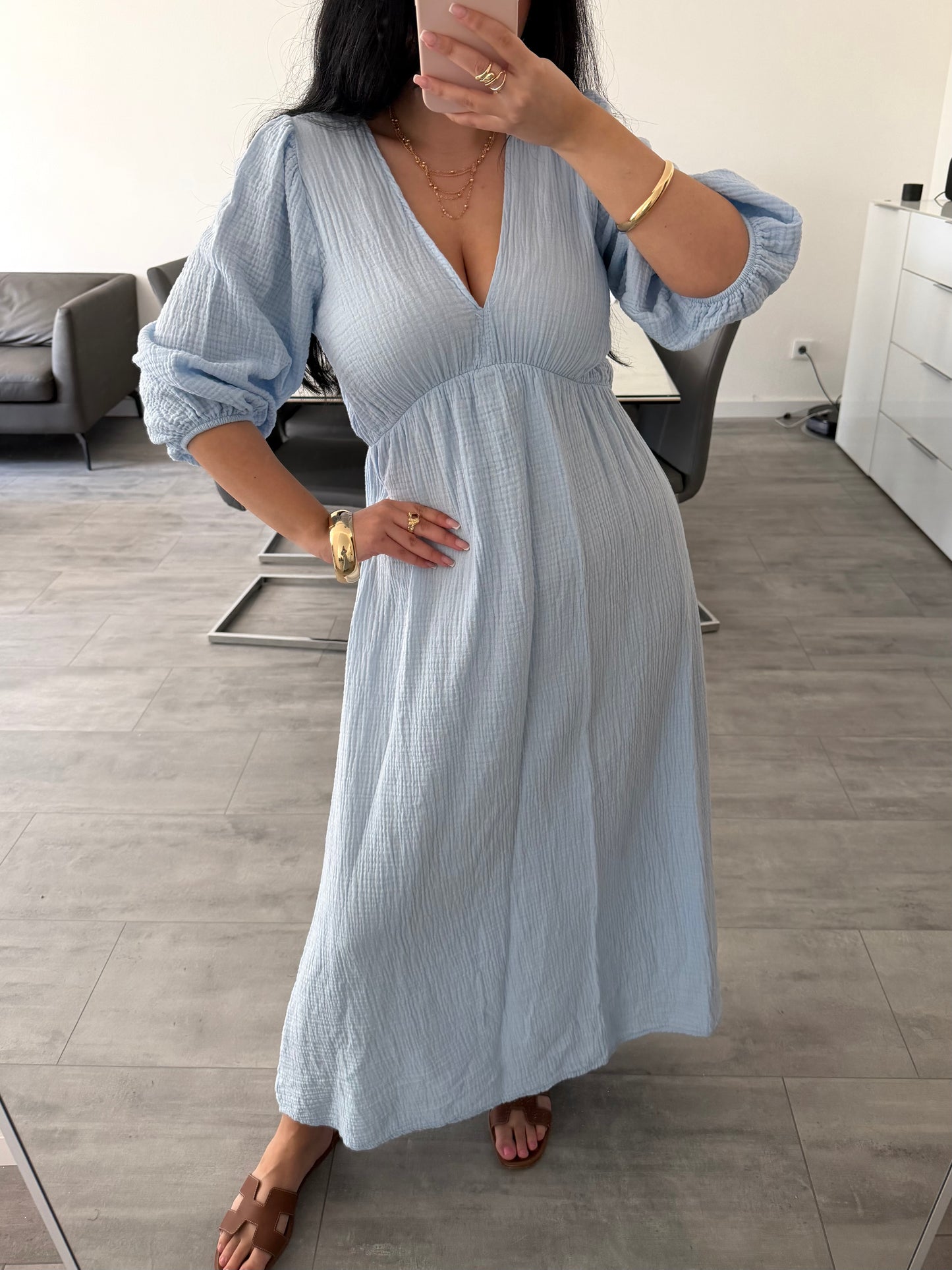 MUSSELIN MAXIKLEID MIT V-AUSSCHNITT ZARIA