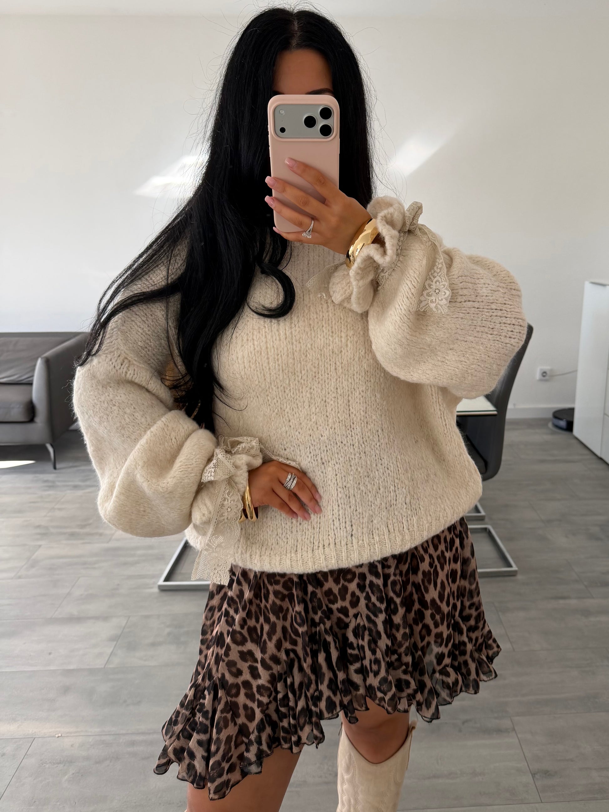 SOFT PULLOVER MIT SPITZENÄRMEL MARA – Miss Nova Damenmode