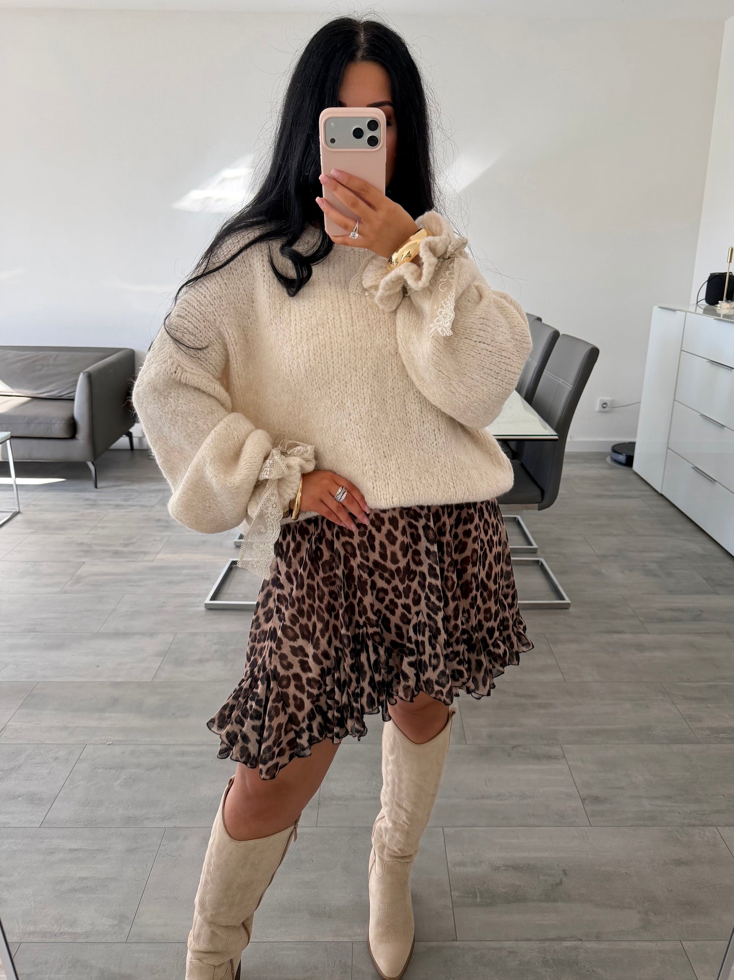 SOFT PULLOVER MIT SPITZENÄRMEL MARA – Miss Nova Damenmode