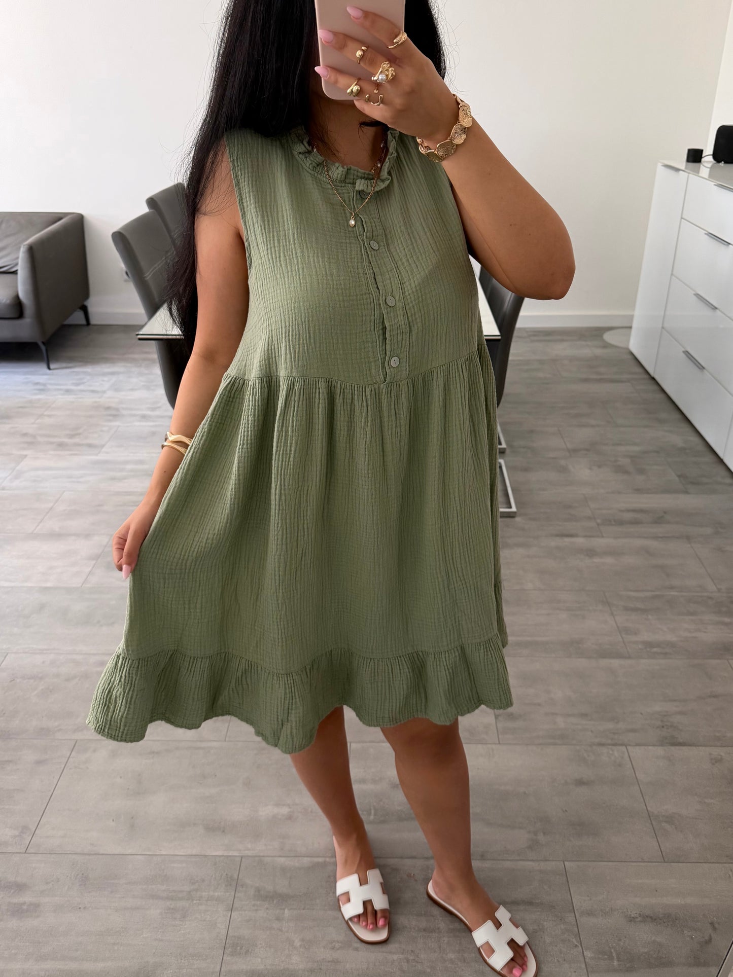 MUSSELIN KLEID MIT KNOPFLEISTE ERNA