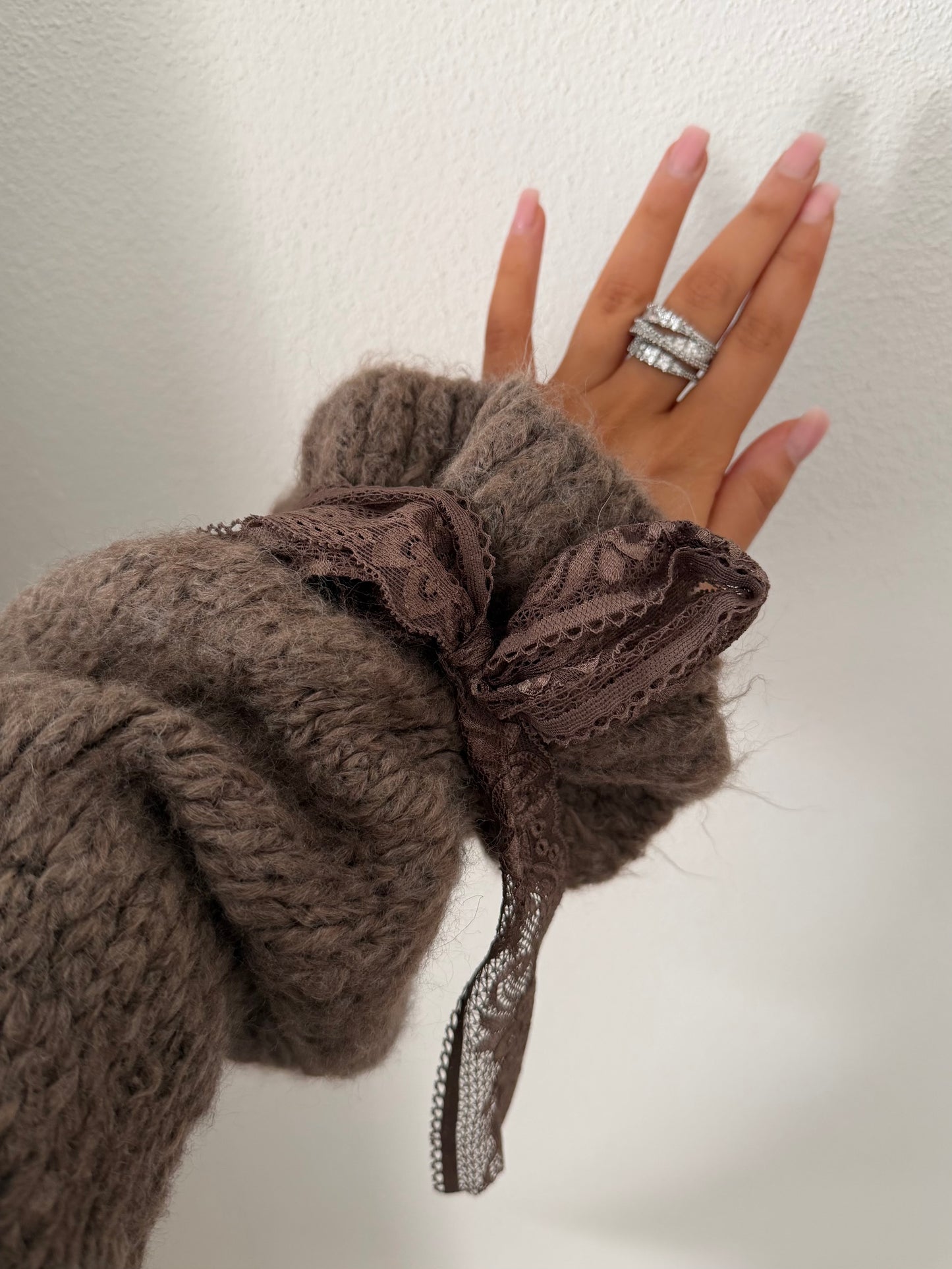 SOFT PULLOVER MIT SPITZENÄRMEL MARA – Miss Nova Damenmode