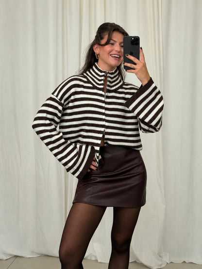 ZIP-STRICKJACKE SINA STREIFEN BRAUN