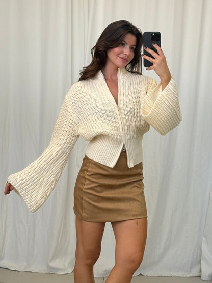 ZIP-STRICKJACKE MIT WEITEN ÄRMELN ELODIE
