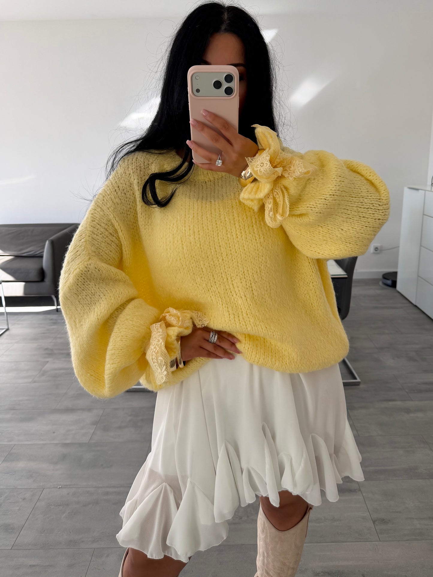 SOFT PULLOVER MIT SPITZENÄRMEL MARA – Miss Nova Damenmode