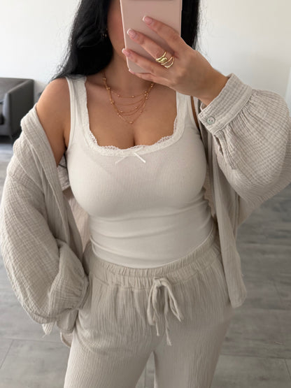 GERIPPTES TOP MIT SPITZE ALEXIA