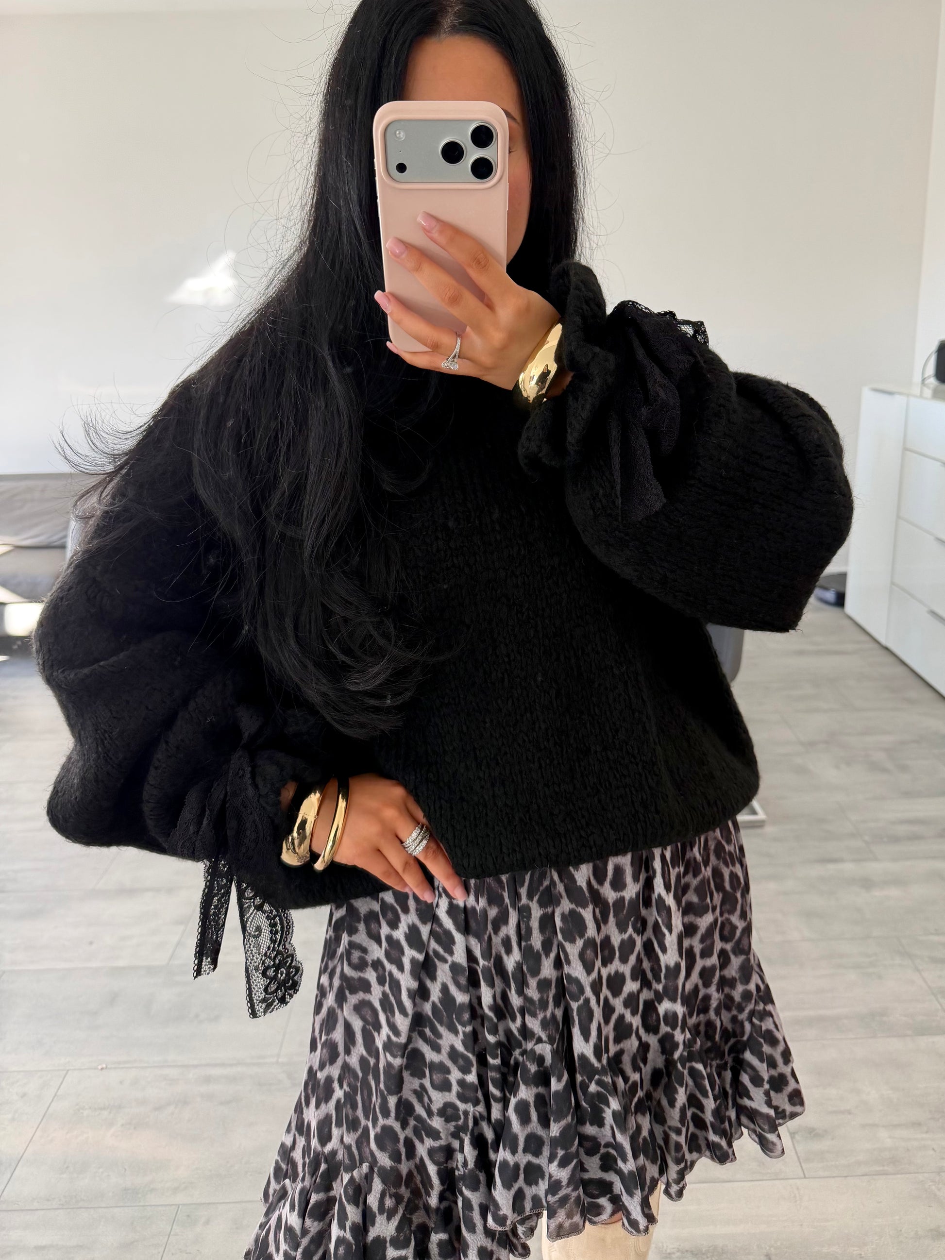 SOFT PULLOVER MIT SPITZENÄRMEL MARA – Miss Nova Damenmode