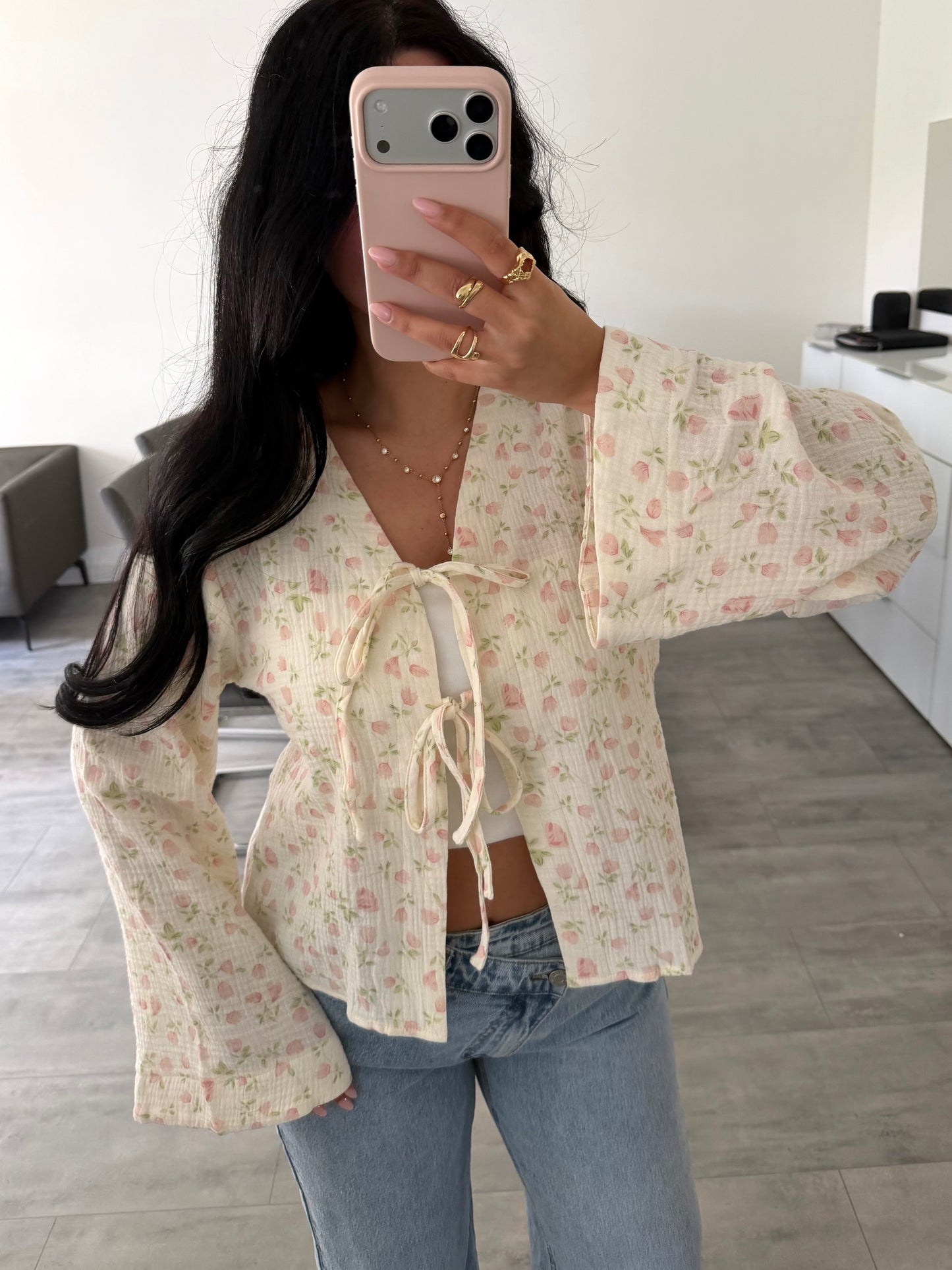 Musselin Bluse Tulip Mit Schleifen Und Blümchen Detailansicht – MissNova