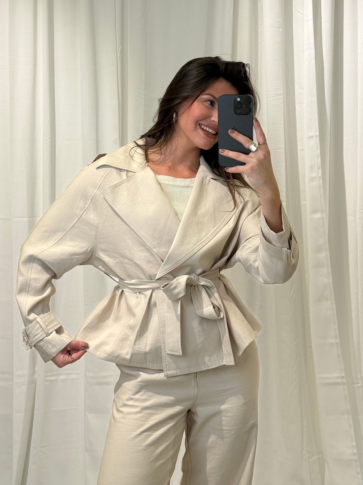 KURZER TRENCHCOAT – Miss Nova Damenmode