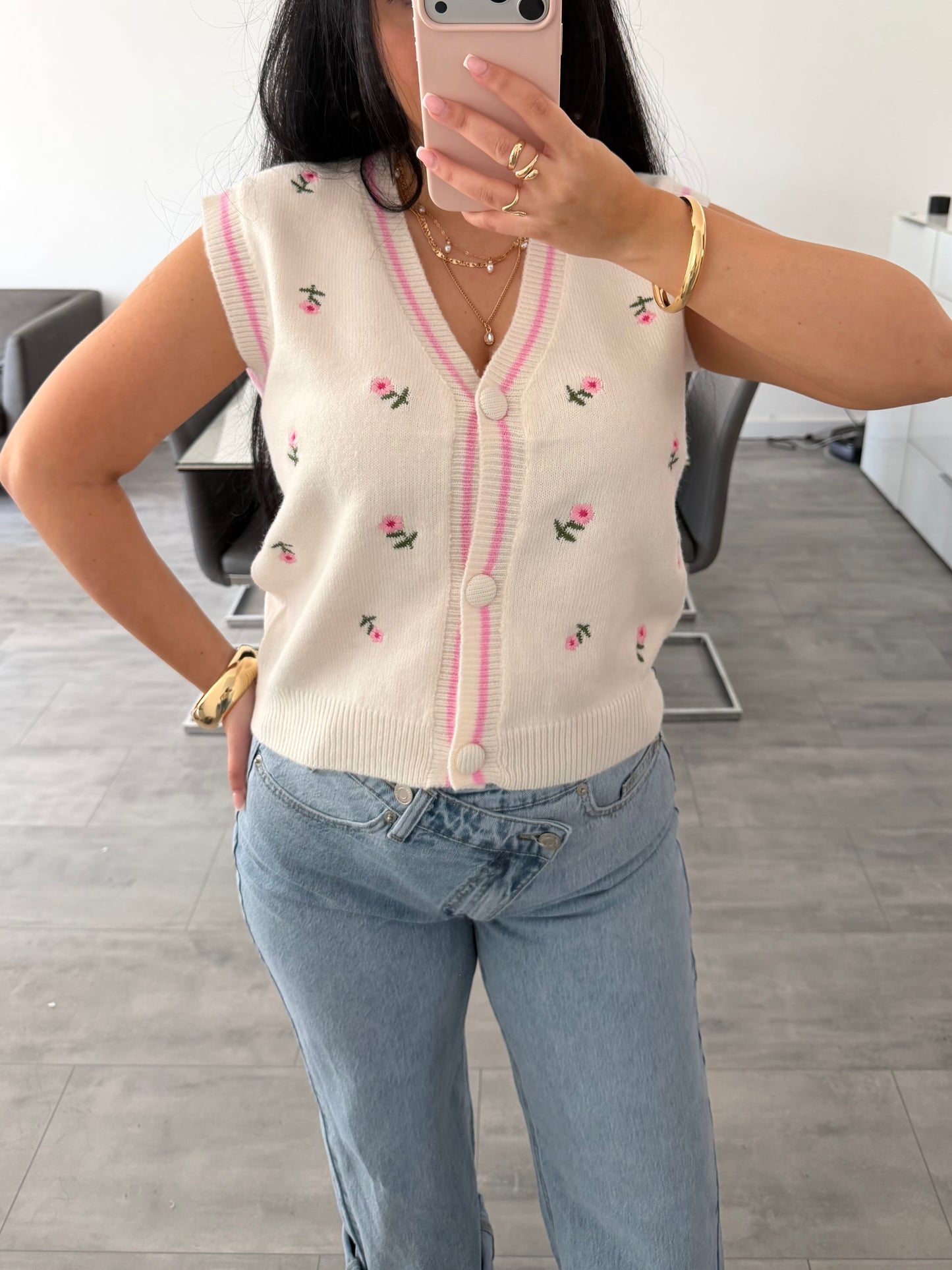 STRICKWESTE MIT BLUMENSTICKEREI LILLY – Miss Nova Damenmode