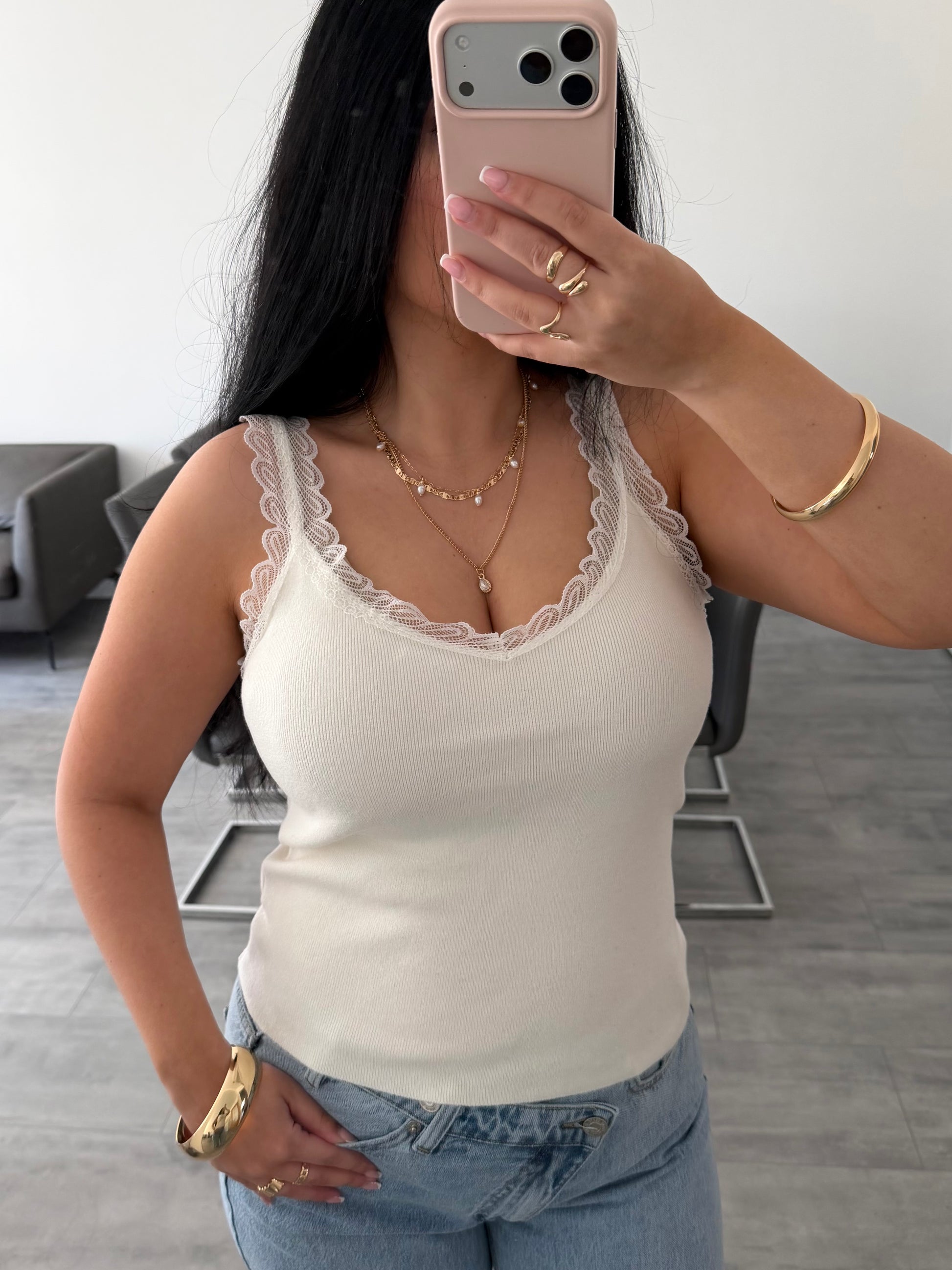 RIP TOP MIT SPITZE LUCY WEISS – Miss Nova Damenmode