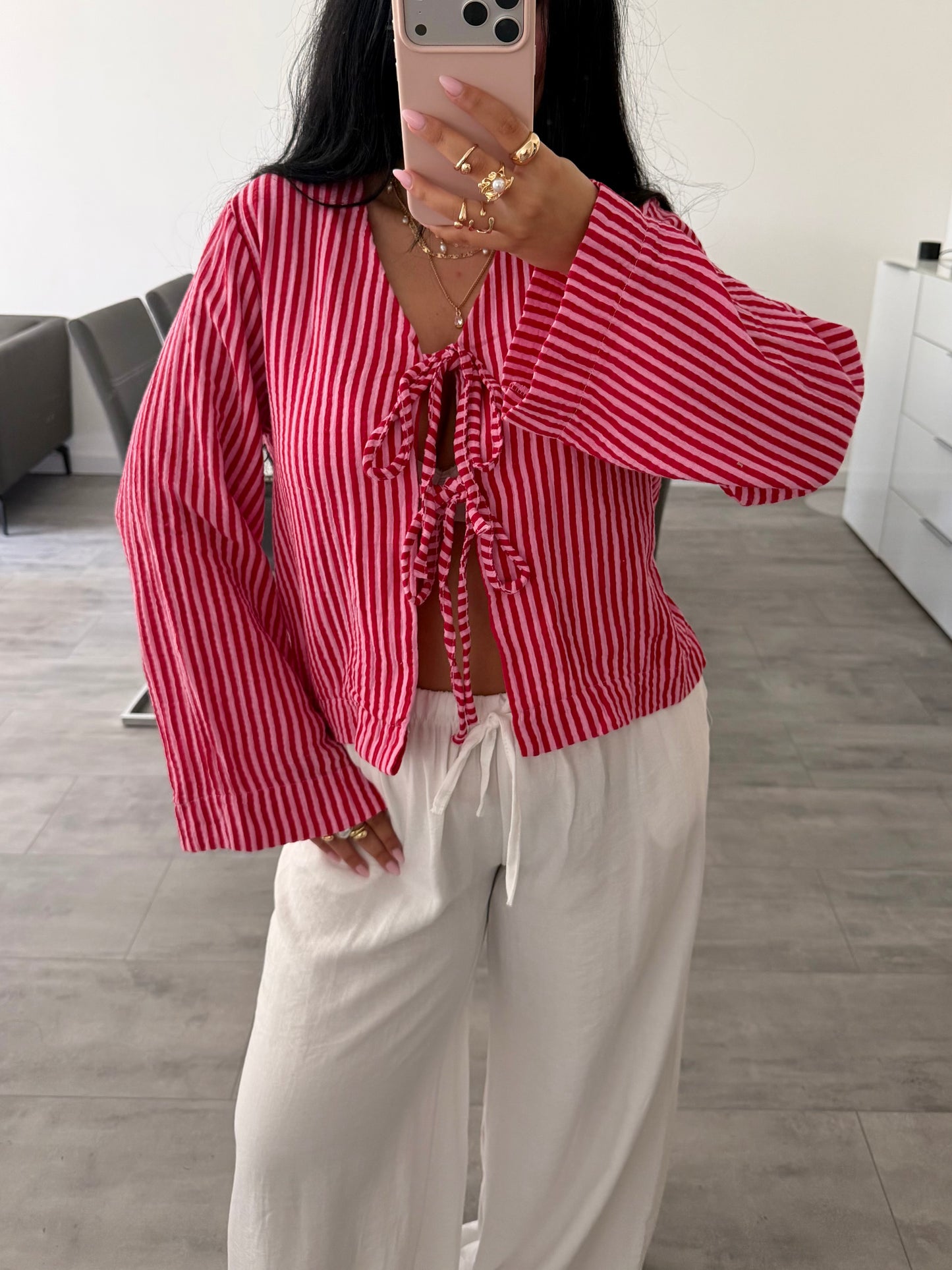 MUSSELIN BLUSE GESTREIFT MIT SCHLEIFEN FELINA – Musselin Bluse bei Missnova