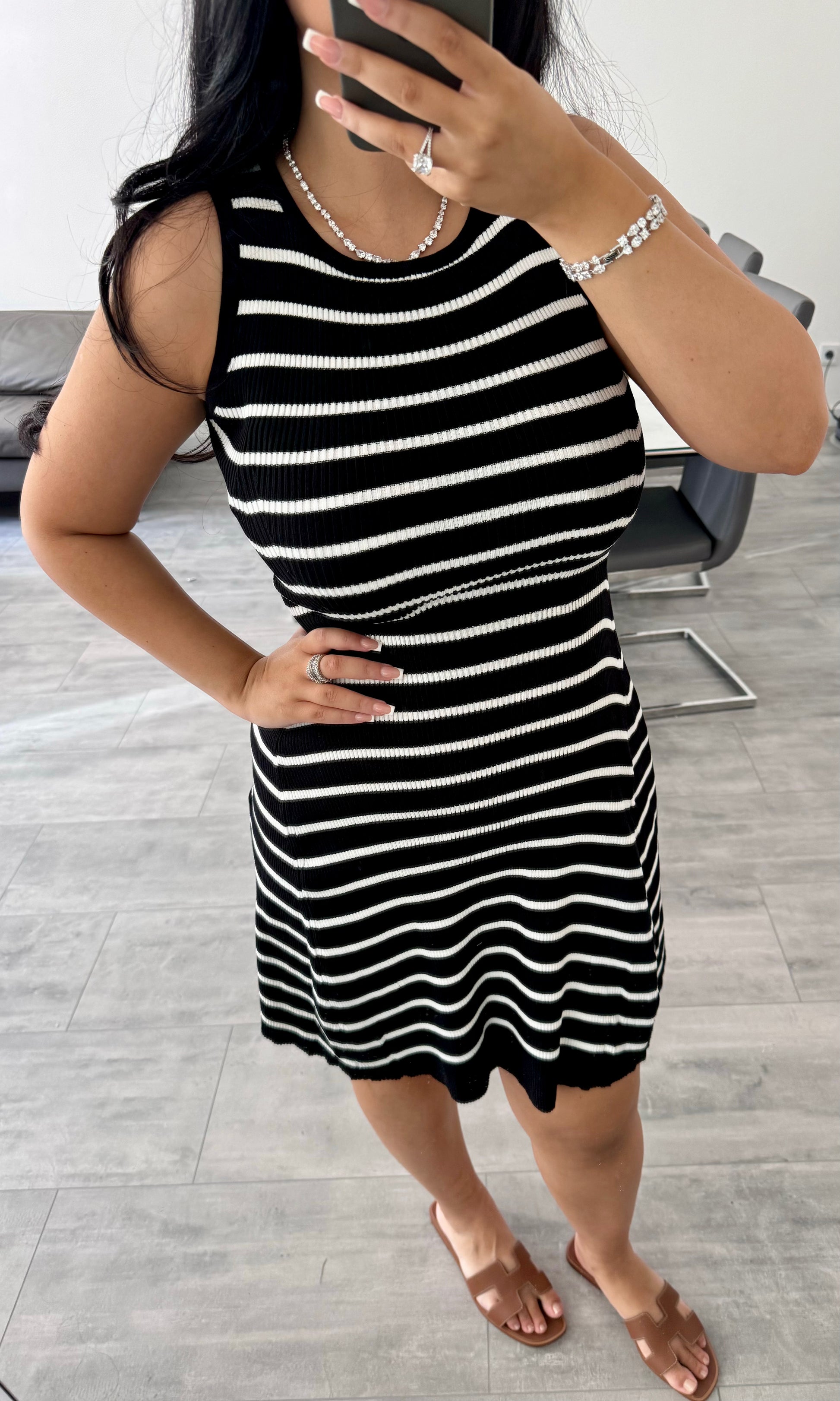 STRICKKLEID MONA STREIFEN SCHWARZ – Damenmode bei Miss Nova
