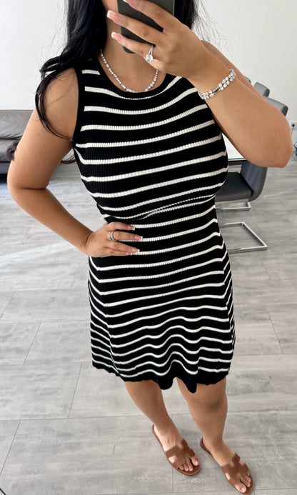 STRICKKLEID MONA STREIFEN SCHWARZ – Damenmode bei Miss Nova