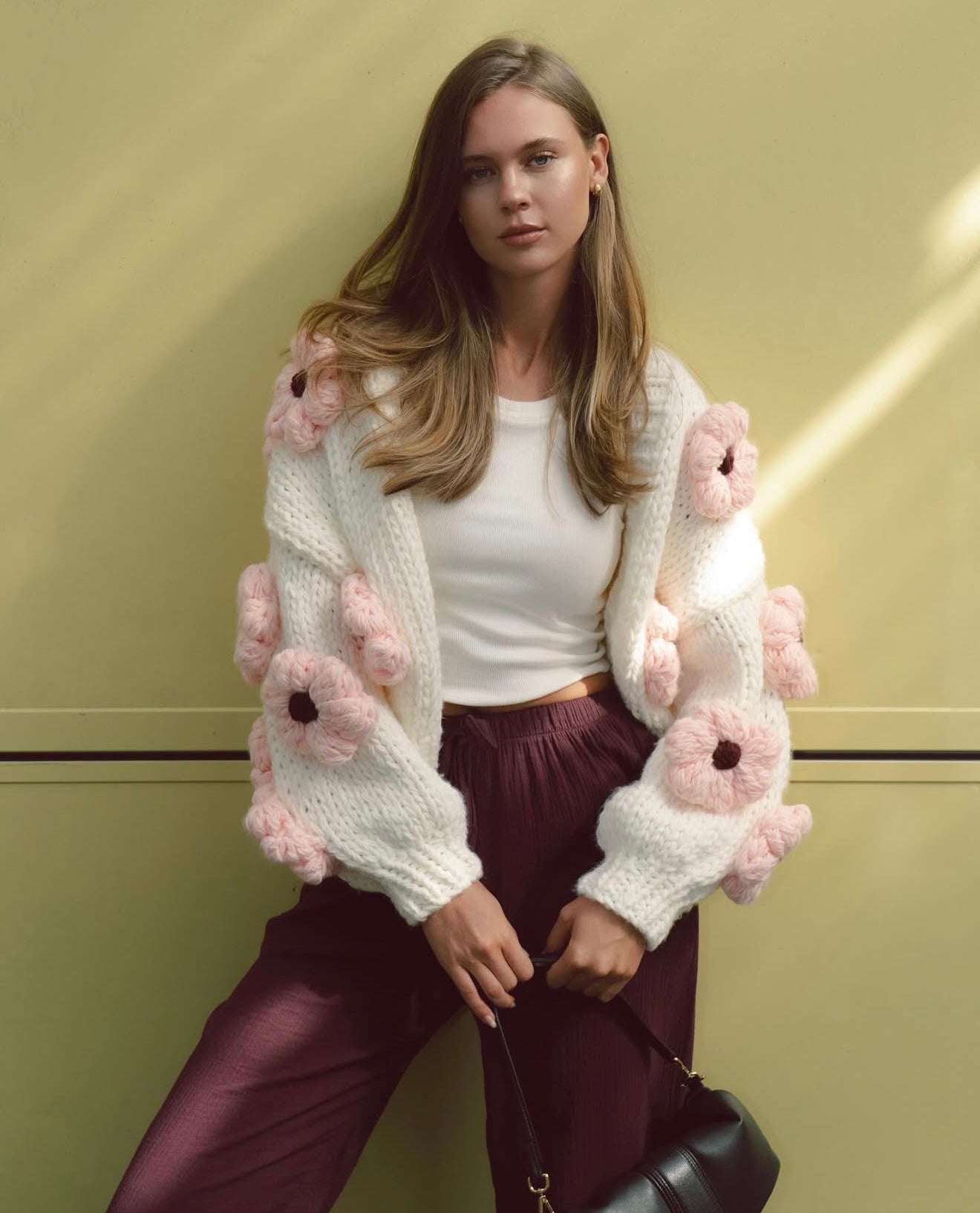 HANDMADE STRICKJACKE SOFT PETALS – Damenmode bei Miss Nova