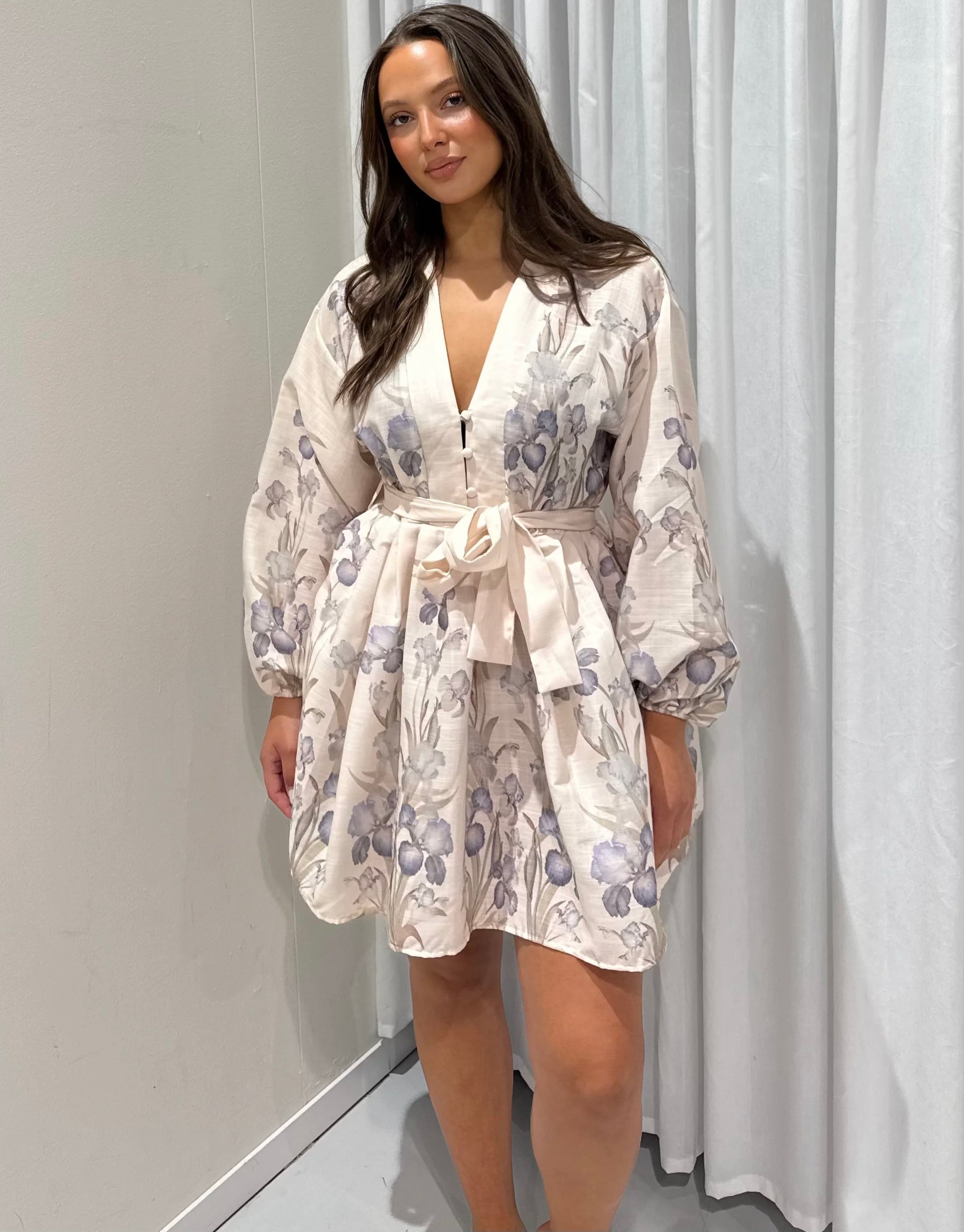 BAUMWOLLKLEID MIMOZA MIT BINDEGÜRTEL – Damenkleid bei Missnova