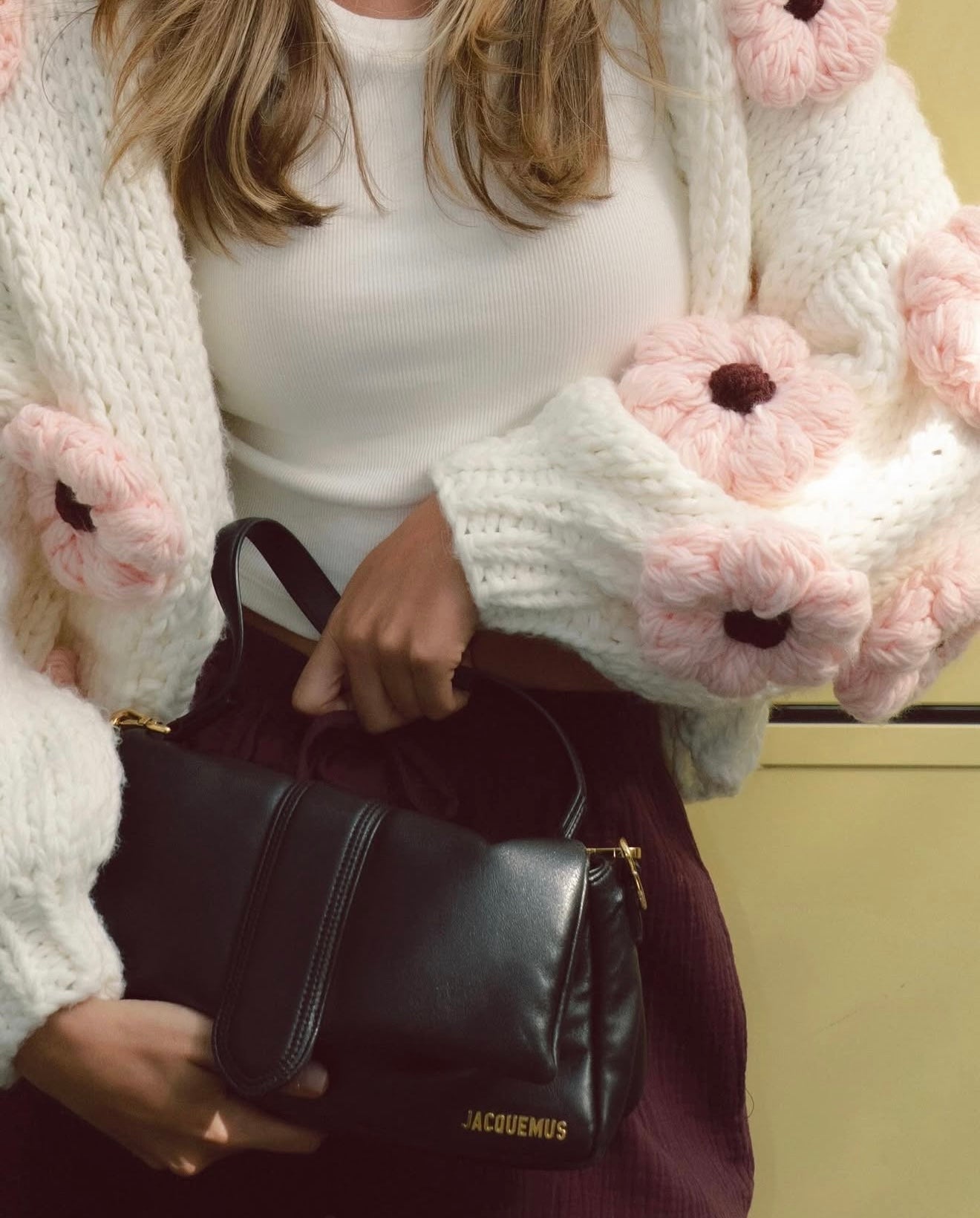 HANDMADE STRICKJACKE SOFT PETALS – Miss Nova Damenmode